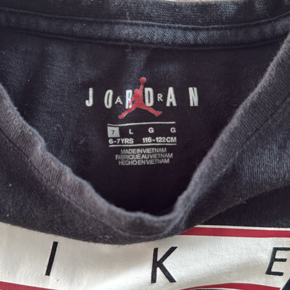 Nike Kids‎ Black Graphic T-Shirt - Picture 2 of 2